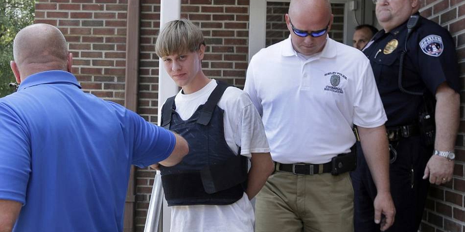 這個白人男子沖進(jìn)教堂殺死9名黑人 這個白人男子沖進(jìn)教堂殺死9名黑人