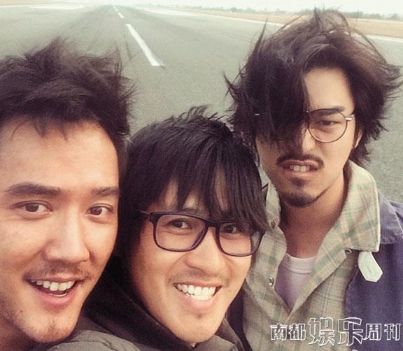 工地生活三人行。