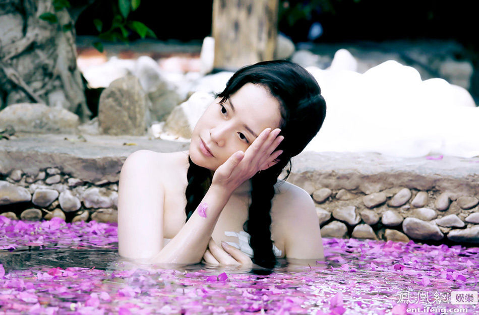 《二炮手》海清裸肩浴照曝光 《二炮手》海清裸肩浴照曝光