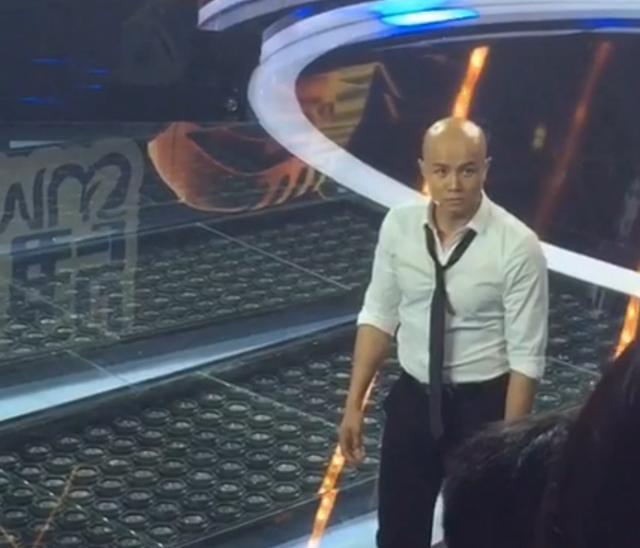 樂(lè)嘉回應(yīng)錄節(jié)目耍酒瘋 稱(chēng)“問(wèn)心無(wú)愧” 樂(lè)嘉回應(yīng)錄節(jié)目耍酒瘋 稱(chēng)“問(wèn)心無(wú)愧”