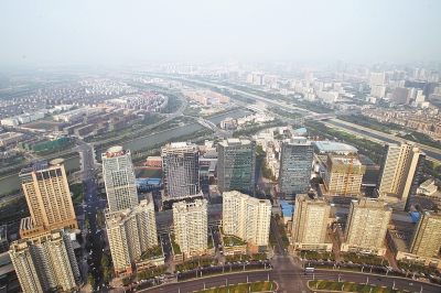 不少網友認為，不動產統(tǒng)一登記會使房價下跌。