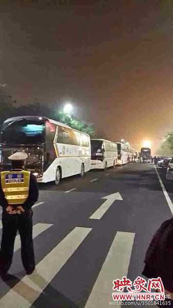 11月1日深夜，鄭州鄭東新區(qū)夜總會“皇家一號”被查處。網(wǎng)友供圖