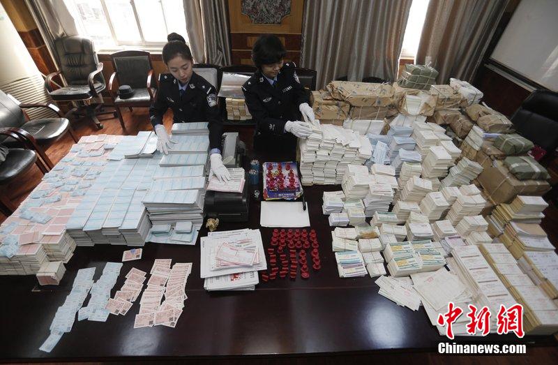 武漢破獲制販假火車(chē)票案 查獲高仿真假車(chē)票百萬(wàn)余張