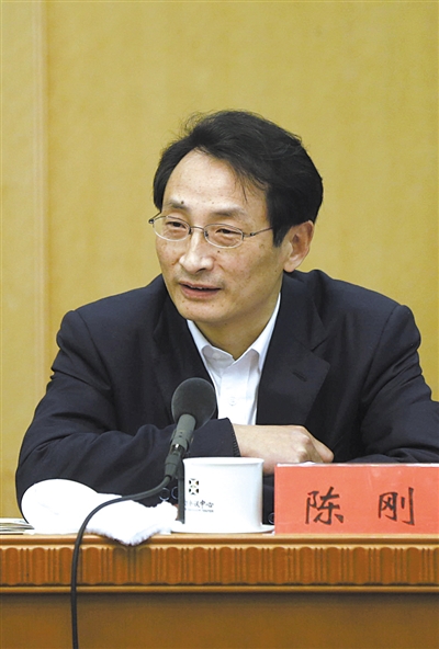 昨日，北京市人大代表、北京市副市長陳剛參與豐臺(tái)團(tuán)小組討論。 新京報(bào)記者 浦峰 攝