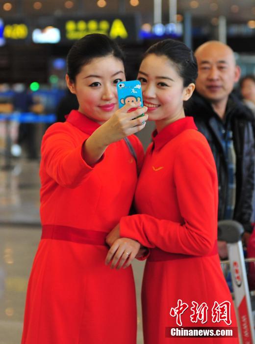 1月23日，機場工作人員在跳“快閃”舞蹈。