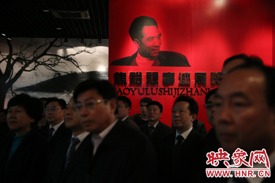 在焦裕祿紀念館，參觀的人絡繹不絕，一批批來自全國各地的黨員干部前來學習焦裕祿事跡