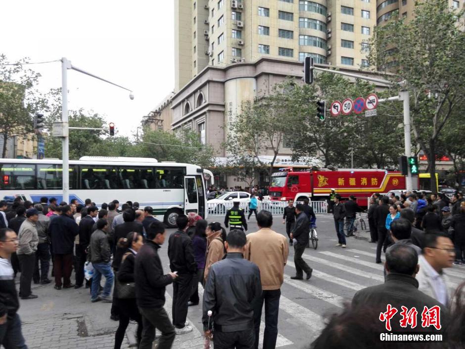 自治區(qū)和烏魯木齊市有關(guān)部門迅速處置，傷員已全部送往醫(yī)院救治。