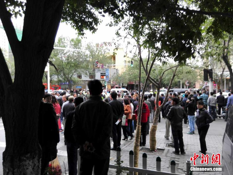 自治區(qū)和烏魯木齊市有關(guān)部門迅速處置，傷員已全部送往醫(yī)院救治。