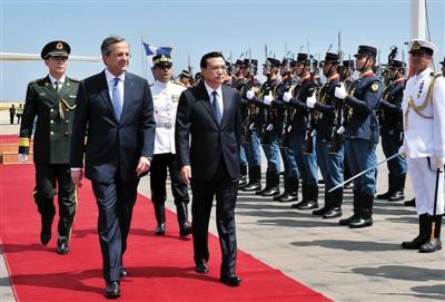 　6月19日，國務(wù)院總理李克強(qiáng)乘專機(jī)抵達(dá)雅典國際機(jī)場，開始對希臘進(jìn)行正式訪問。