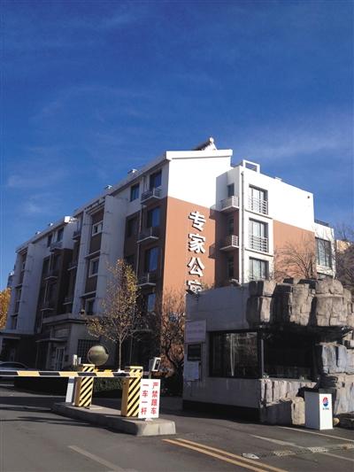 馬超群母親張桂英的一處房產(chǎn)，位于秦皇島開發(fā)區(qū)專家公寓內(nèi)，該房產(chǎn)為馬家巨款、黃金藏匿處。