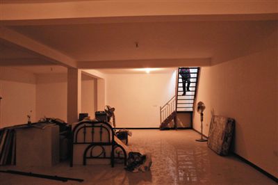 西城區(qū)大石虎胡同一處四合院內(nèi)，挖出的地下室已經(jīng)成型。