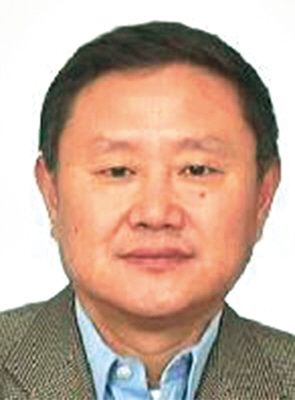 胡奉憲 現(xiàn)年60歲，外逃前任四川韻律實業(yè)發(fā)展公司總經(jīng)理、董事長，2009年11月逃往美國或澳大利亞。