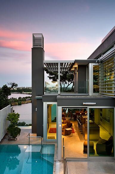 近日，新西蘭華人土豪再次出手，以1010萬的價(jià)格購買了位于Parnell的一座無敵海景豪宅。