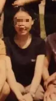 吳老師教音樂，已在該校工作十幾年。