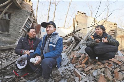 2014年1月，取保候?qū)彽乃螤幑夂透改缚粗鴼垟〉姆孔樱鳒I