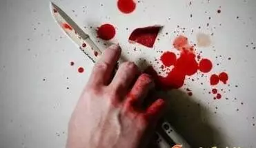 男子用被子捂死妻子 在其胸部、腹部寫下我愛你