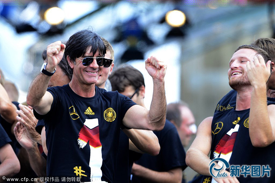 當?shù)貢r間2014年7月15日，德國柏林，德國隊歸國舉行奪冠巡游