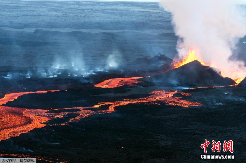 冰島巴達(dá)本加火山爆發(fā) 冰島巴達(dá)本加火山爆發(fā)