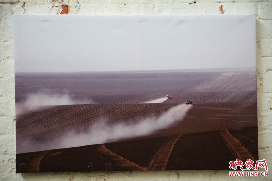 賽車的世界、更是男人的世界。圖為部分參展攝影作品。