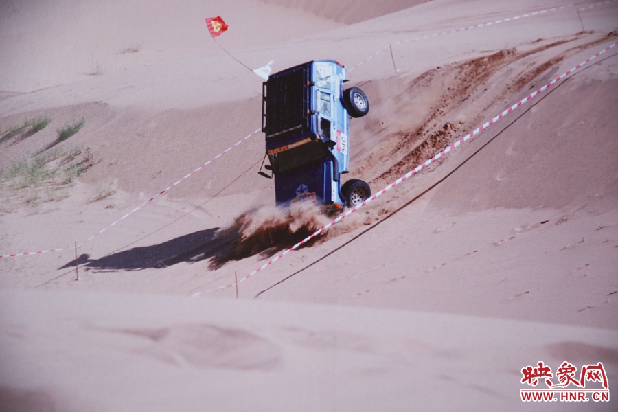 賽車的世界、更是男人的世界。圖為部分參展攝影作品。