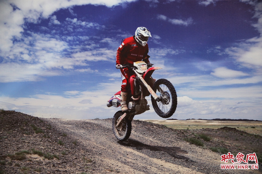 賽車的世界、更是男人的世界。圖為部分參展攝影作品。