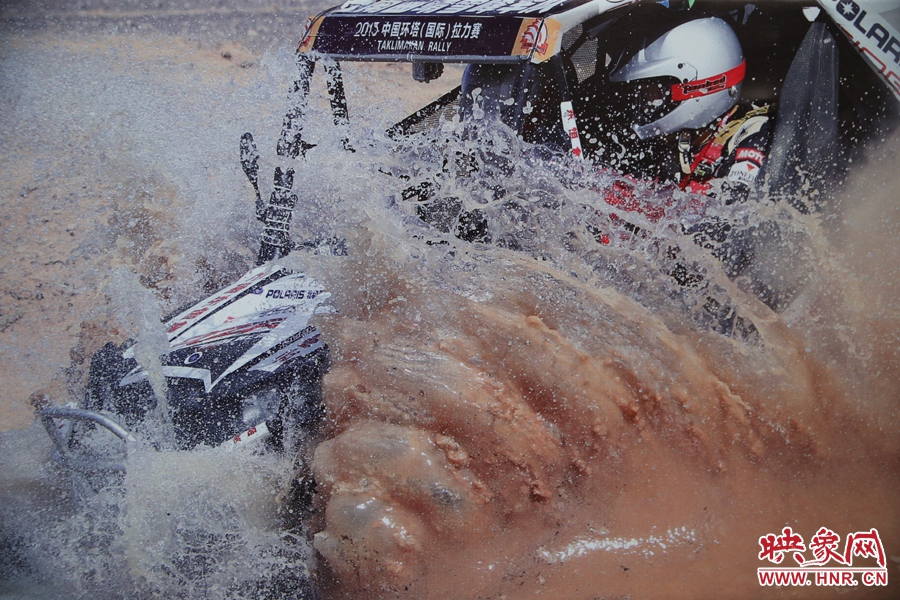 賽車的世界、更是男人的世界。圖為部分參展攝影作品。