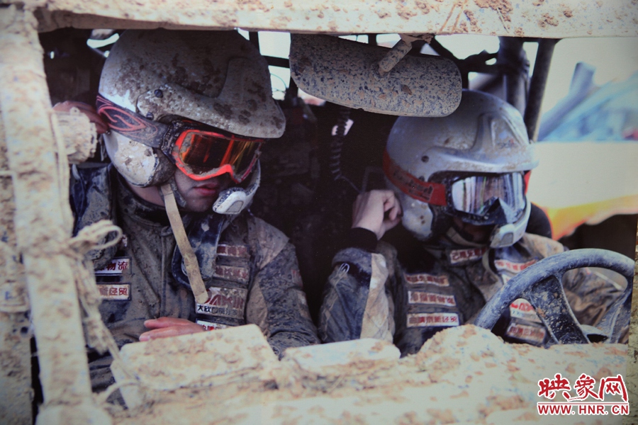 賽車的世界、更是男人的世界。圖為部分參展攝影作品。