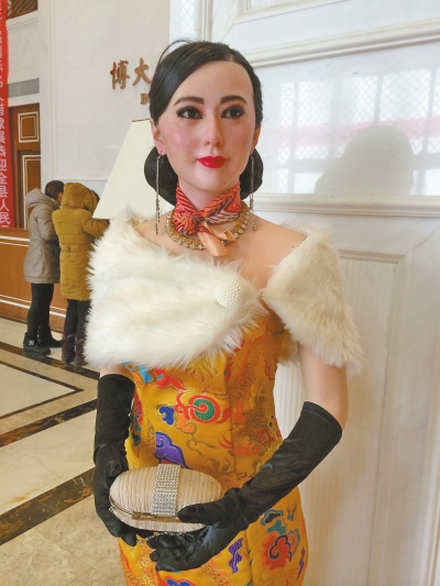 若不是這身似是而非的衣服，你能認(rèn)出這是范冰冰嗎？