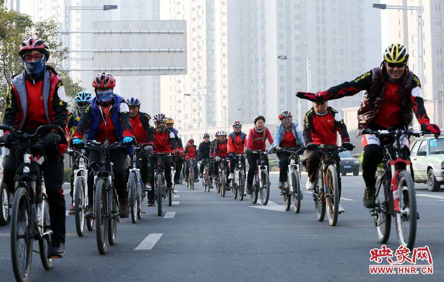 獻(xiàn)愛心、騎行天下，映象網(wǎng)騎行車友樂翻天