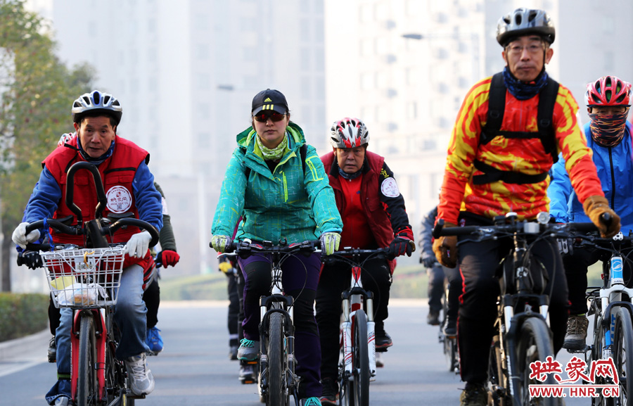 獻(xiàn)愛心、騎行天下，映象網(wǎng)騎行車友樂翻天