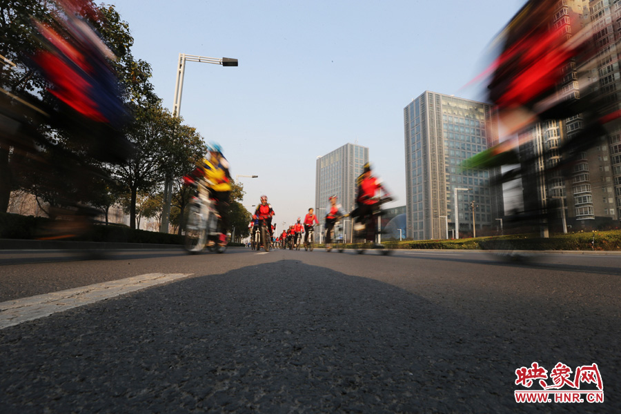 獻(xiàn)愛心、騎行天下，映象網(wǎng)騎行車友樂翻天