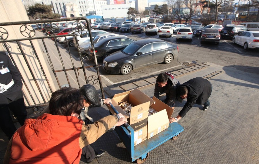 長(zhǎng)春男子欲存5萬(wàn)元硬幣 遭多家銀行拒收 長(zhǎng)春男子欲存5萬(wàn)元硬幣 遭多家銀行拒收