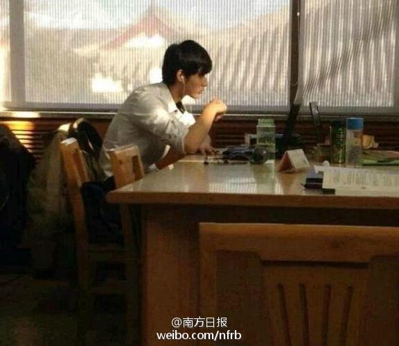 北大圖書館男神走紅 網(wǎng)友直呼“求交往” 北大圖書館男神走紅 網(wǎng)友直呼“求交往”