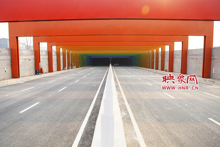 記者駕車體驗。