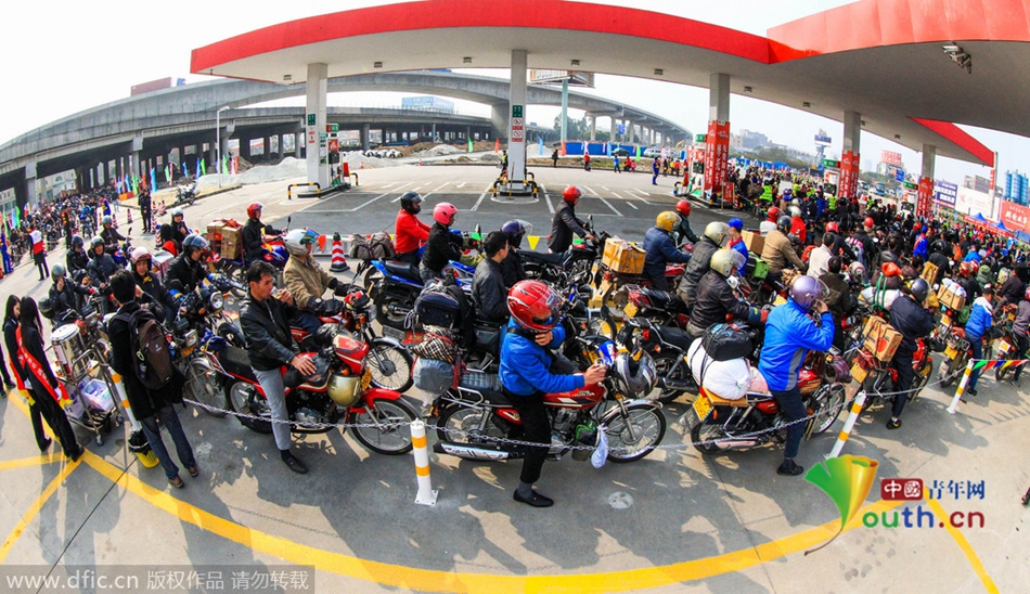 今年廣東、廣西兩省共193座中石化油站將為返鄉(xiāng)車(chē)主提供“6+X”免費(fèi)服務(wù)，并將為1萬(wàn)名“返鄉(xiāng)摩騎”免