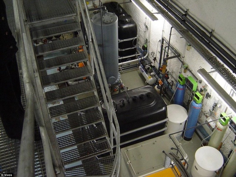 圖為堡壘內(nèi)的儲水和發(fā)電系統(tǒng)，同時還配備溫度調(diào)節(jié)與通風(fēng)設(shè)備。