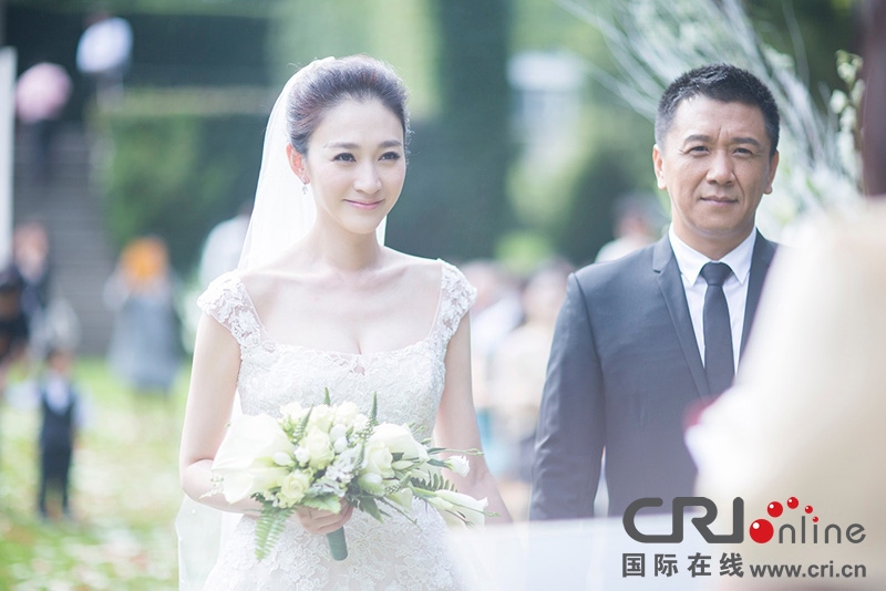 李小冉比利時辦婚禮 朱丹、鐘欣潼、應(yīng)采兒做伴娘