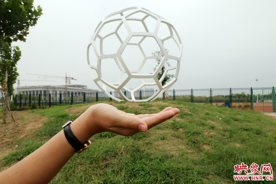 托”足球“。