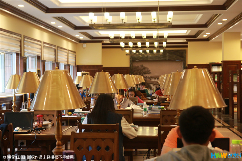 重慶大學(xué)改造翻新的“民國風(fēng)圖書館”走紅網(wǎng)絡(luò)，引得無數(shù)網(wǎng)友點(diǎn)贊