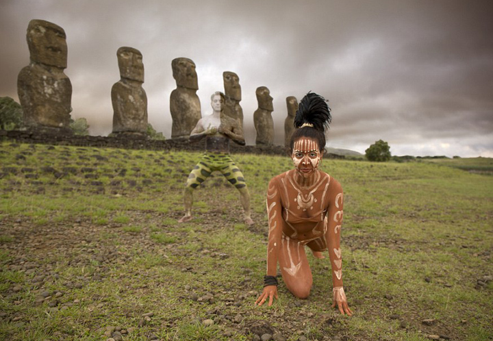 美藝術(shù)家彩繪模特“隱身”世界七大奇跡 美藝術(shù)家彩繪模特“隱身”世界七大奇跡