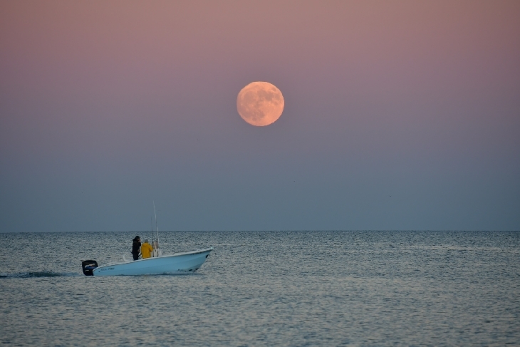 68年來最大！今晚夜空上演超級月亮