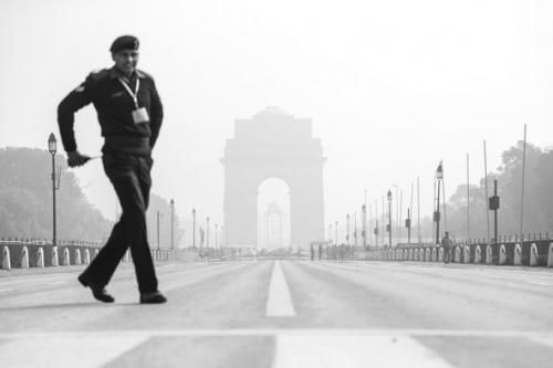 《紐約時報》網(wǎng)站27日配發(fā)的新德里1月某一天的霧霾照片。