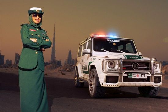 俄媒盤(pán)點(diǎn)世界最奇葩交警:騎駱駝開(kāi)拖拉機(jī)(圖) 俄媒盤(pán)點(diǎn)世界最奇葩交警:騎駱駝開(kāi)拖拉機(jī)(圖)