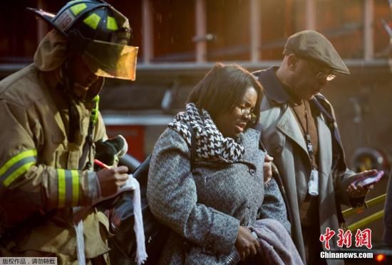 當地時間1月12日，美國華盛頓市中心朗方廣場站突然冒出濃煙，事件導致一名女性喪生。