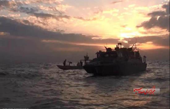 圖為被伊朗俘獲美軍艦艇。