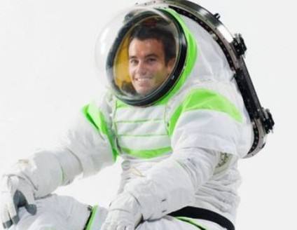 18個保障生命運轉(zhuǎn)系統(tǒng)的背包中只有11個可用，這些背包是用于支持宇航員在開放的宇宙空間中工作使用的，這些不可用的背包使得工作人員對在空間站工作結(jié)束之前的狀況表示擔(dān)憂。