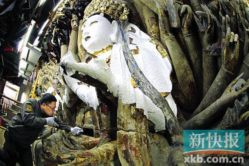 重慶大足千手觀音肚里含“玄機(jī)” 內(nèi)藏珍貴文物 重慶大足千手觀音肚里含“玄機(jī)” 內(nèi)藏珍貴文物