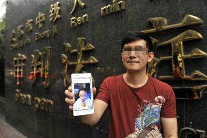 5月20日，成都市中級(jí)人民法院，駱先生再次將前女友告上法庭。