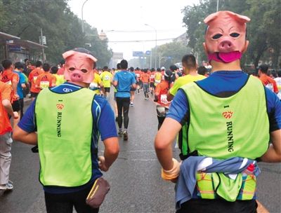 參賽現(xiàn)場(chǎng)，有“猴哥”就有“豬八戒”。