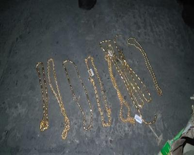 被搶金飾被警方起獲。